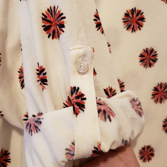 NWOT Lularoe Valentina button down top - Picture 4 of 6